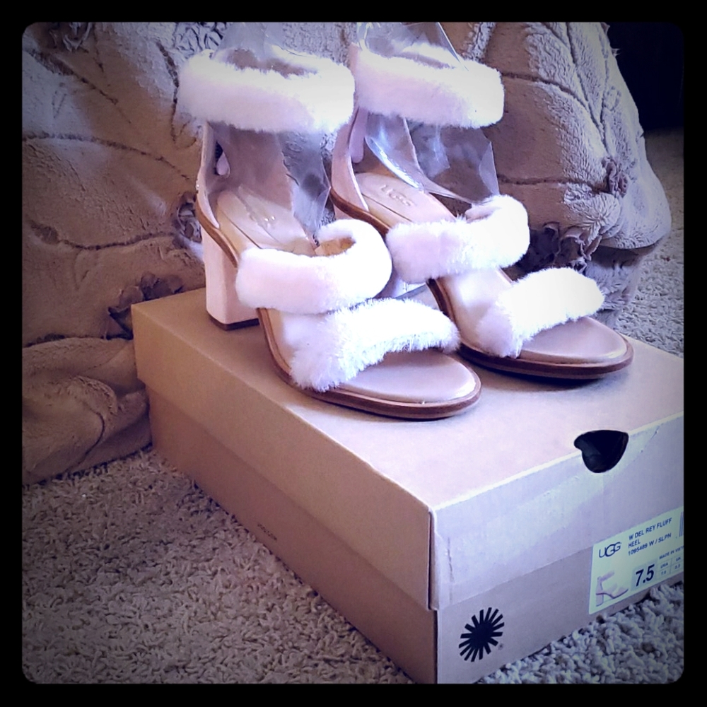 UGG W DEL REY FLUFF HEEL